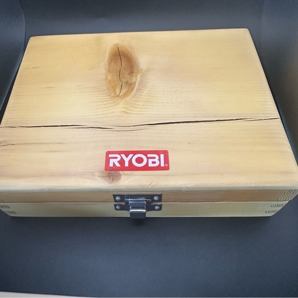 Ryobi Router 15 Bit Set in Wooden Case - Picture 9 of 10